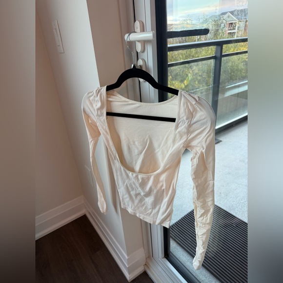 UO backless long sleeve top - Picture 2 of 2